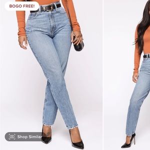Fashion Nova “Very Special” mom jeans